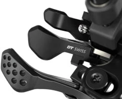 Dt-swiss L3 Doublestage Remote Lever 7 Dt-swiss L3 Doublestage Remote Lever -Fahrradzubehör Geschäft DTSwiss Remote Levers L3 Clamp Product Detail 004 1920px